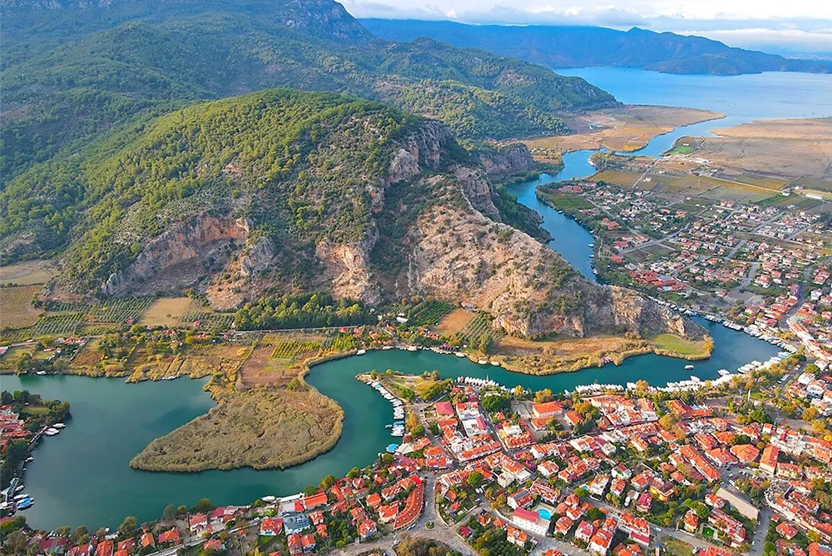 The Dalyan river winding to the sea