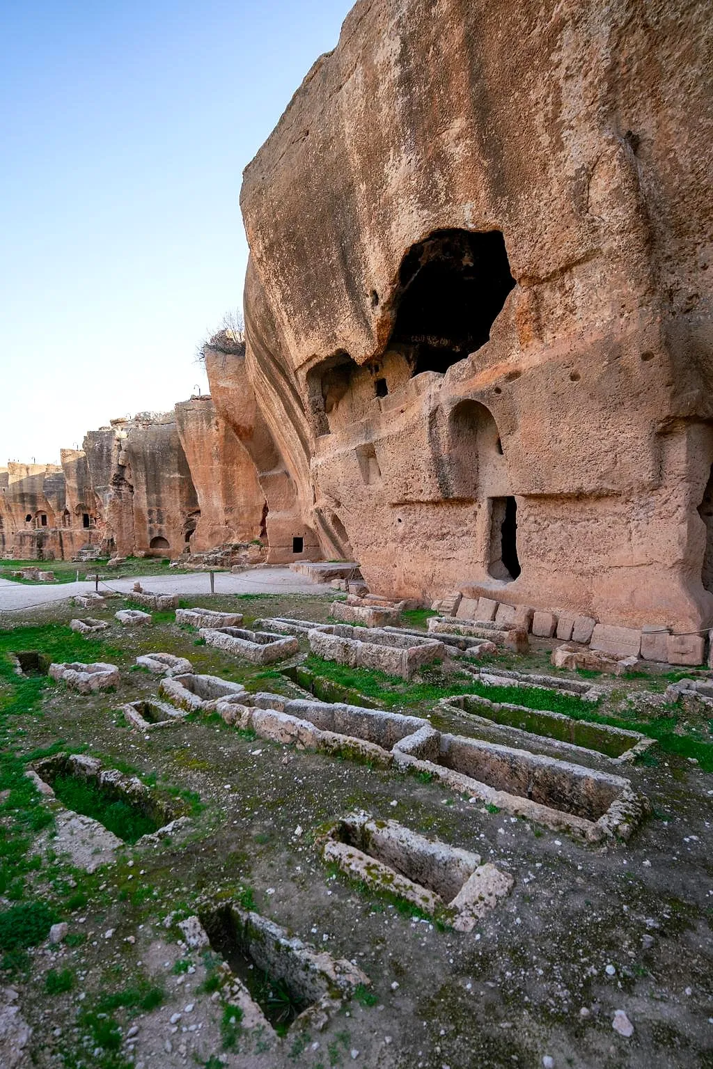Rock-cut remains of the ancient city of Dara